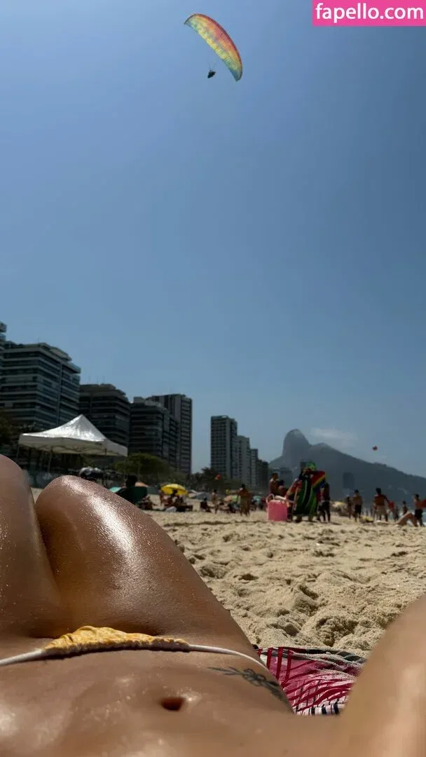 Dezoitou / Mel Maia / mel_maia / melissamelmaia Onlyfans Photo Gallery 