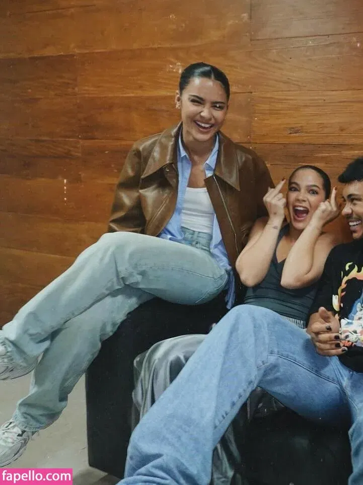 Dezoitou / Mel Maia / mel_maia / melissamelmaia Onlyfans Photo Gallery 