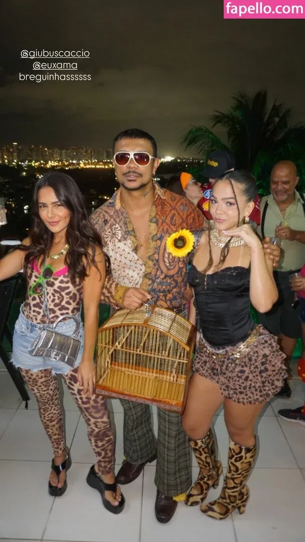 Dezoitou / Mel Maia / mel_maia / melissamelmaia Onlyfans Photo Gallery 