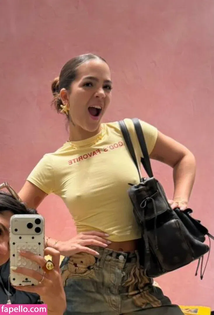 Dezoitou / Mel Maia / mel_maia / melissamelmaia Onlyfans Photo Gallery 