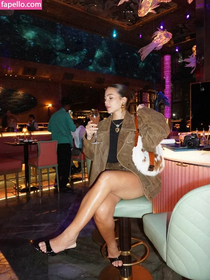 Dezoitou / Mel Maia / mel_maia / melissamelmaia Onlyfans Photo Gallery 