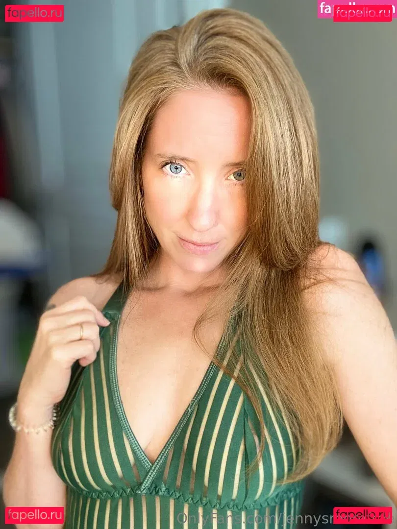 jennysroomfree / popular Onlyfans Photo Gallery 