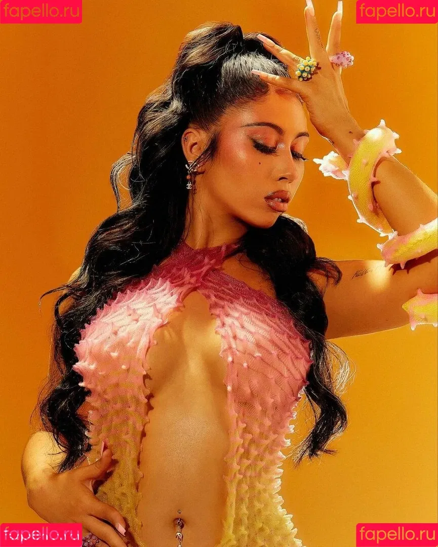 Kali Uchis / kaliuchis / spicxyy Onlyfans Photo Gallery 