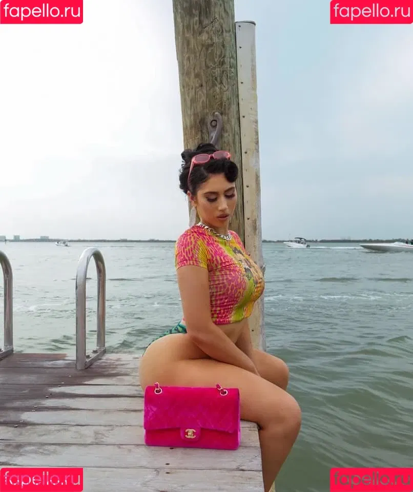 Kali Uchis / kaliuchis / spicxyy Onlyfans Photo Gallery 