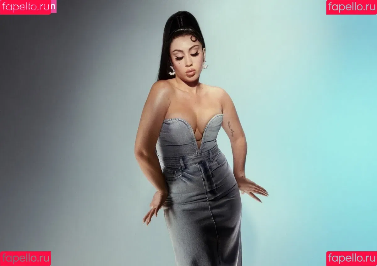 Kali Uchis / kaliuchis / spicxyy Onlyfans Photo Gallery 