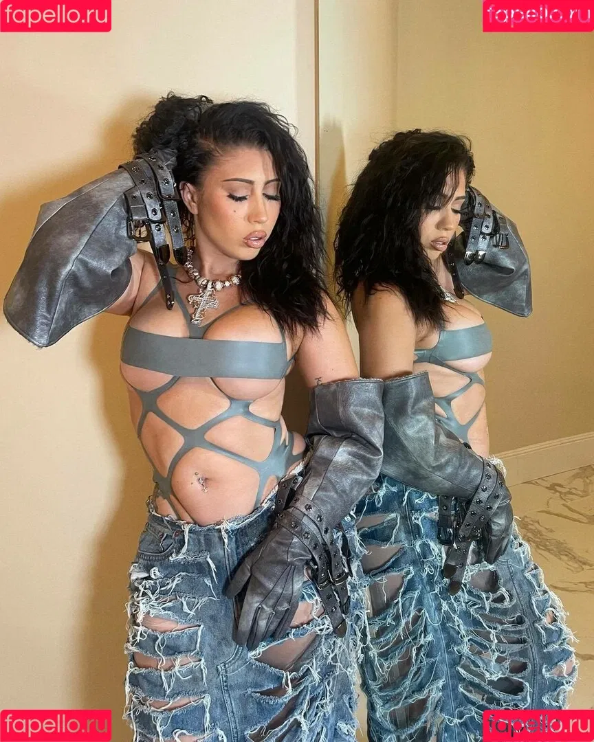 Kali Uchis / kaliuchis / spicxyy Onlyfans Photo Gallery 