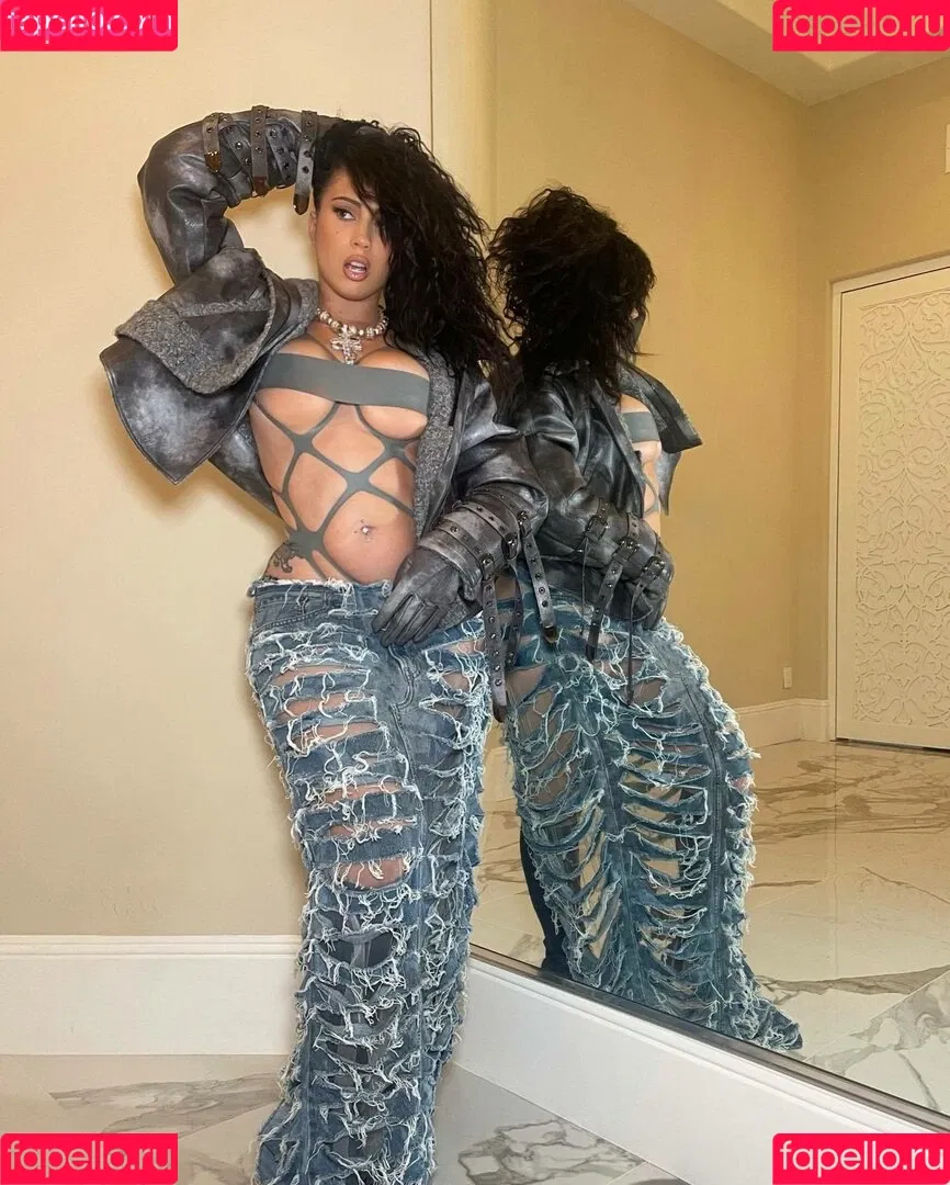 Kali Uchis / kaliuchis / spicxyy Onlyfans Photo Gallery 