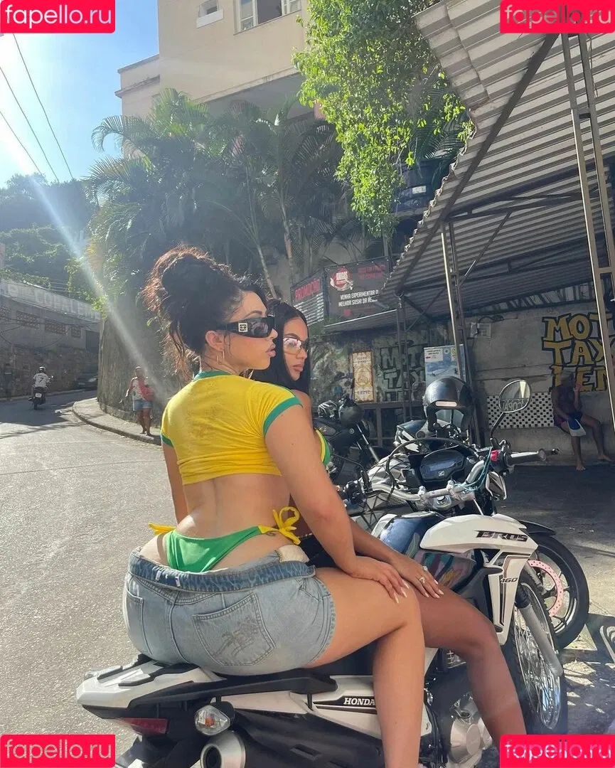 Kali Uchis / kaliuchis / spicxyy Onlyfans Photo Gallery 