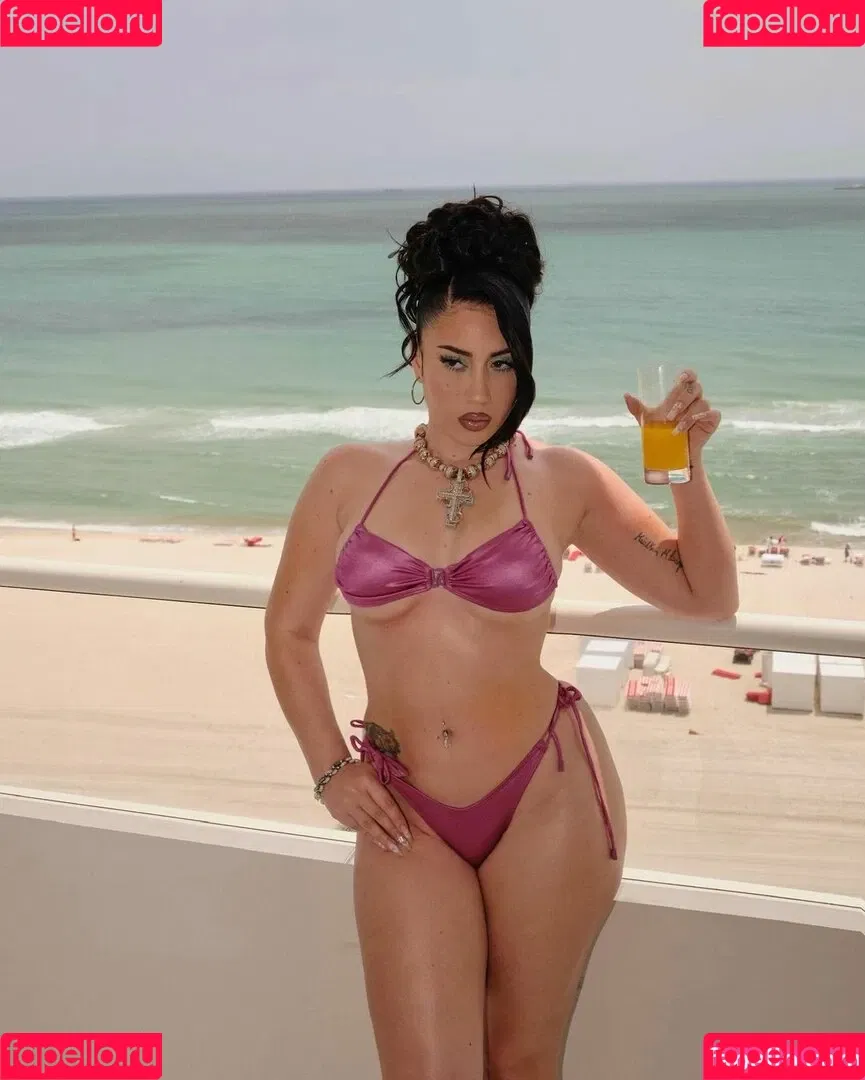 Kali Uchis / kaliuchis / spicxyy Onlyfans Photo Gallery 