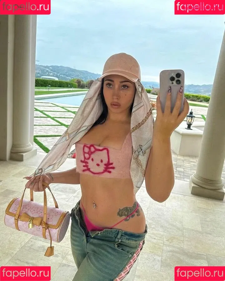 Kali Uchis / kaliuchis / spicxyy Onlyfans Photo Gallery 