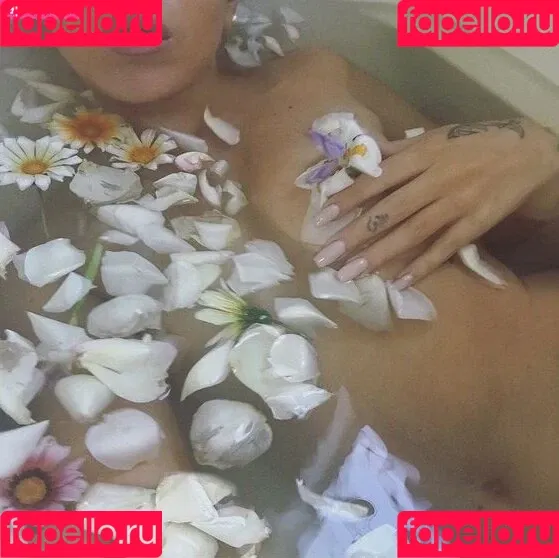 Kali Uchis / kaliuchis / spicxyy Onlyfans Photo Gallery 