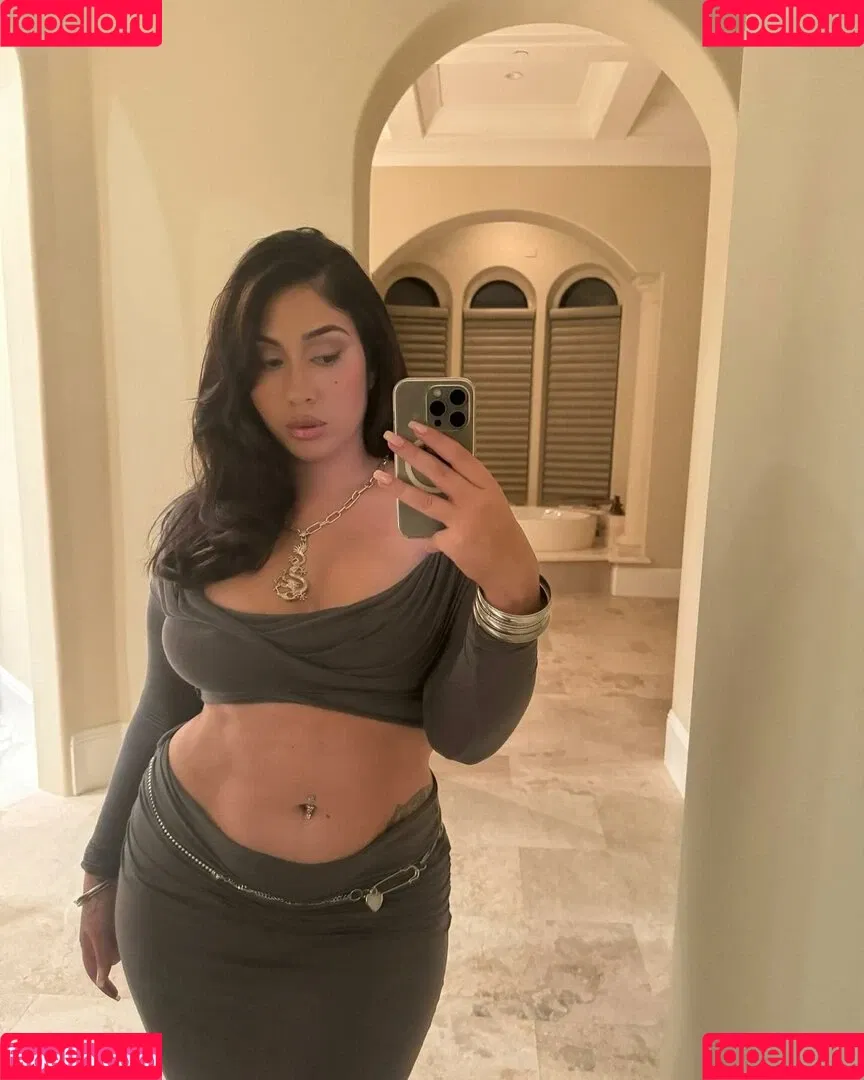 Kali Uchis / kaliuchis / spicxyy Onlyfans Photo Gallery 