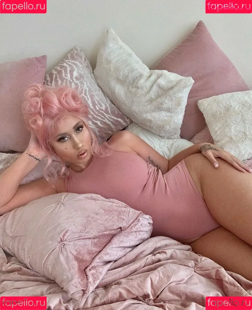 Kali Uchis / kaliuchis / spicxyy Onlyfans Photo Gallery 