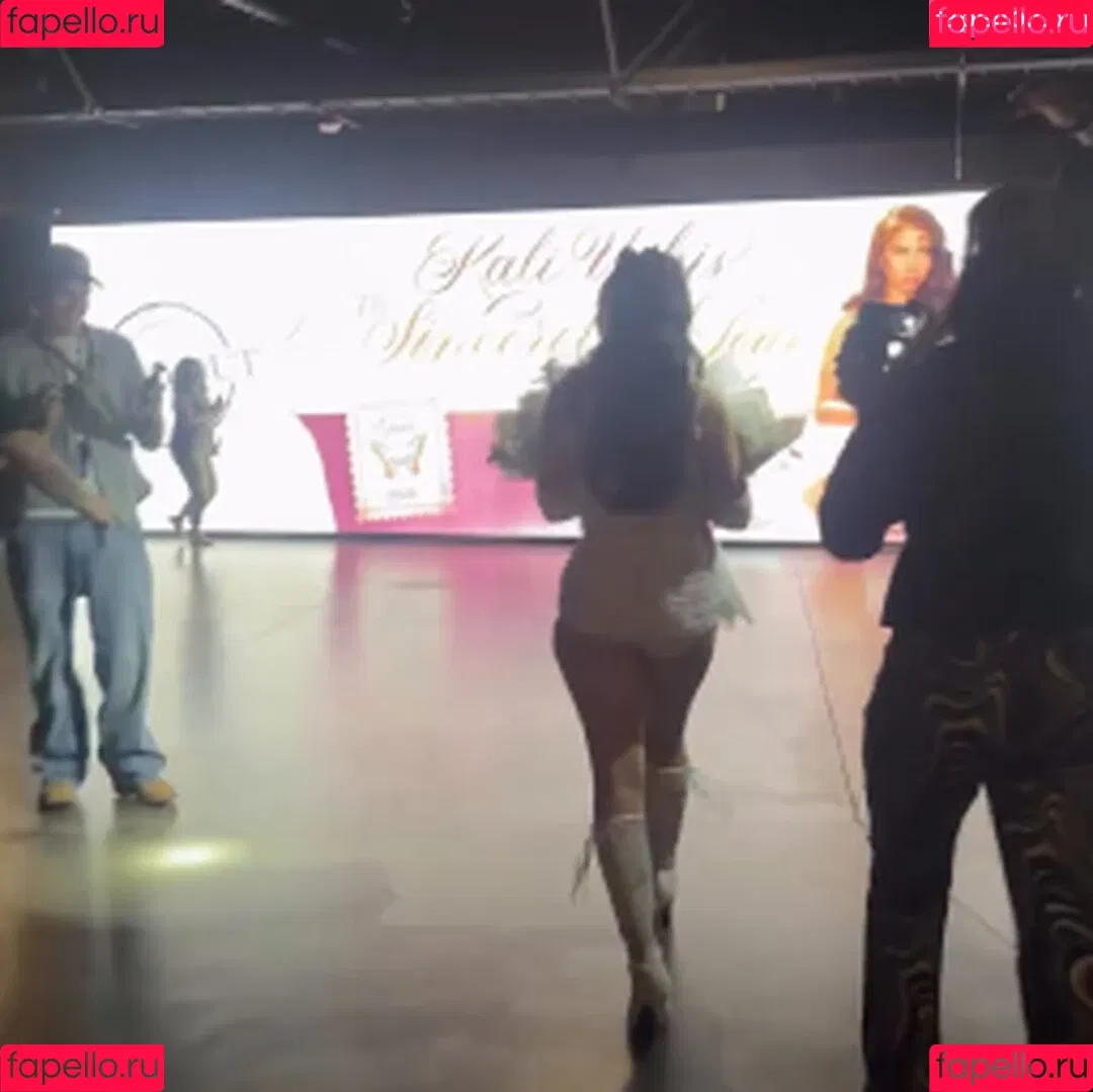 Kali Uchis / kaliuchis / spicxyy Onlyfans Photo Gallery 