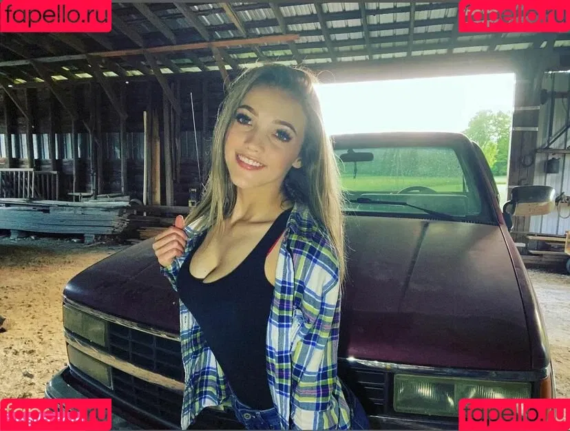 kristenhaness / kristenhanesss / kristennnhaness Onlyfans Photo Gallery 