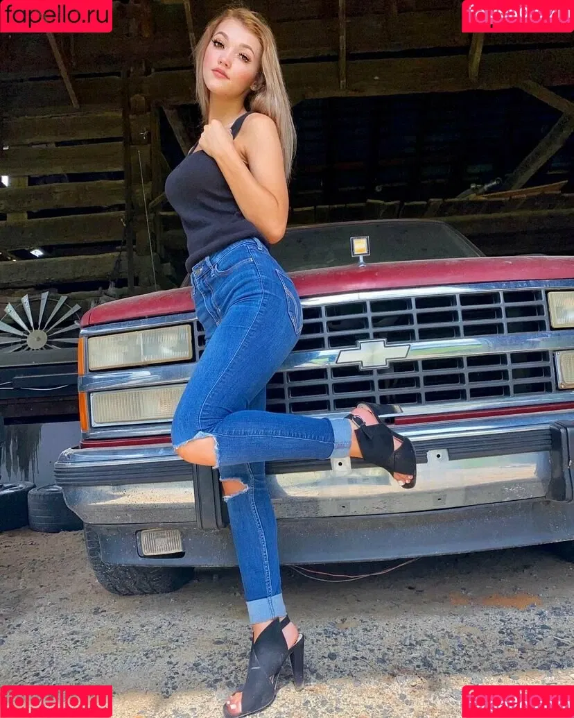 kristenhaness / kristenhanesss / kristennnhaness Onlyfans Photo Gallery 