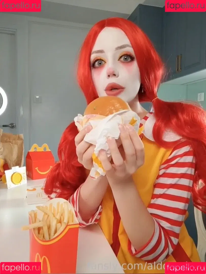 aldorachan / youraldora Onlyfans Photo Gallery 