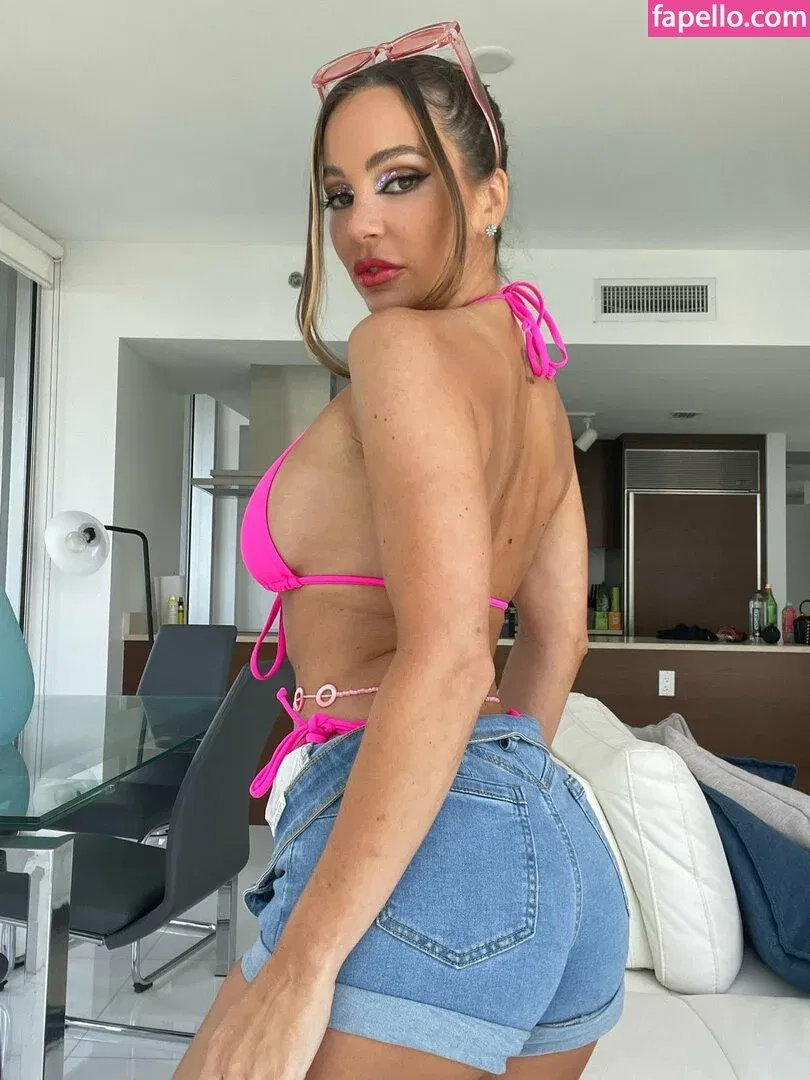 Abigail Mac / MsAbigailMac / abigailmac Onlyfans Photo Gallery 