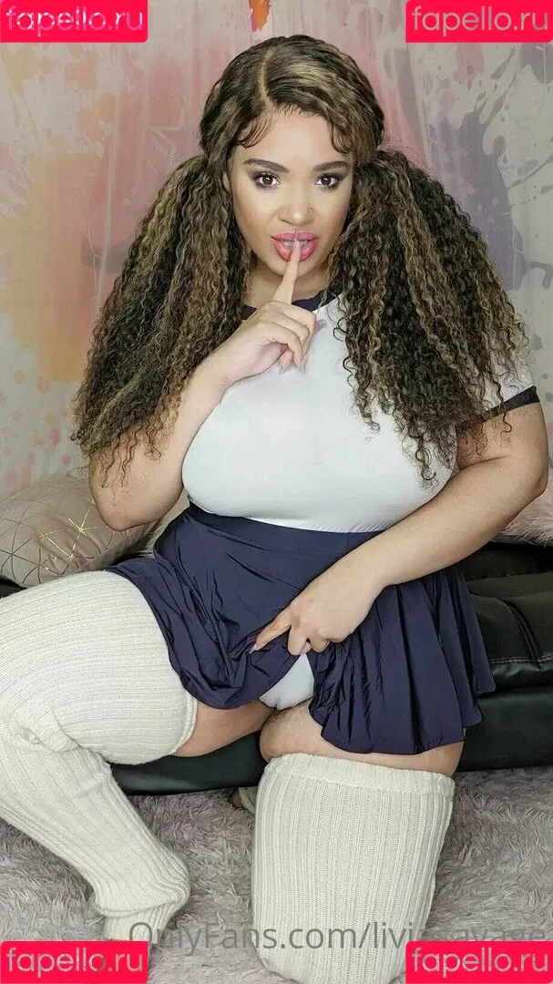 https: / itslivsavage / liviasavage Onlyfans Photo Gallery 