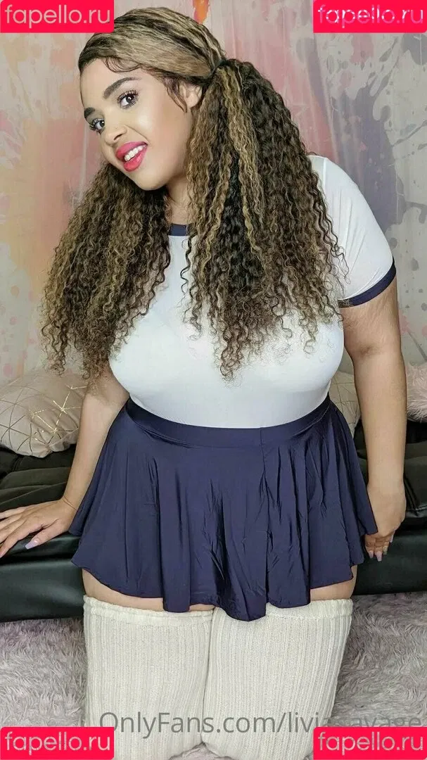 https: / itslivsavage / liviasavage Onlyfans Photo Gallery 