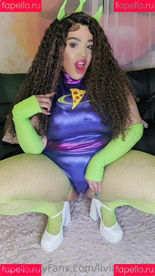 https: / itslivsavage / liviasavage Onlyfans Photo Gallery 