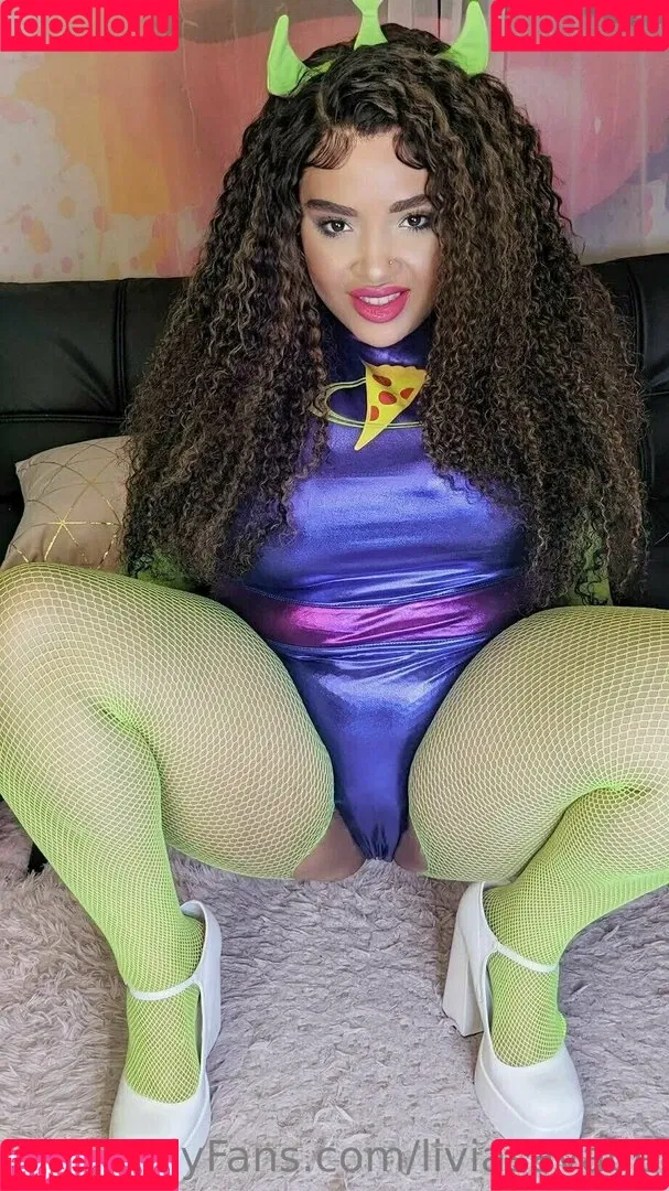 https: / itslivsavage / liviasavage Onlyfans Photo Gallery 