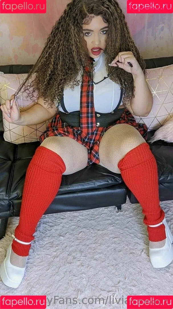 https: / itslivsavage / liviasavage Onlyfans Photo Gallery 