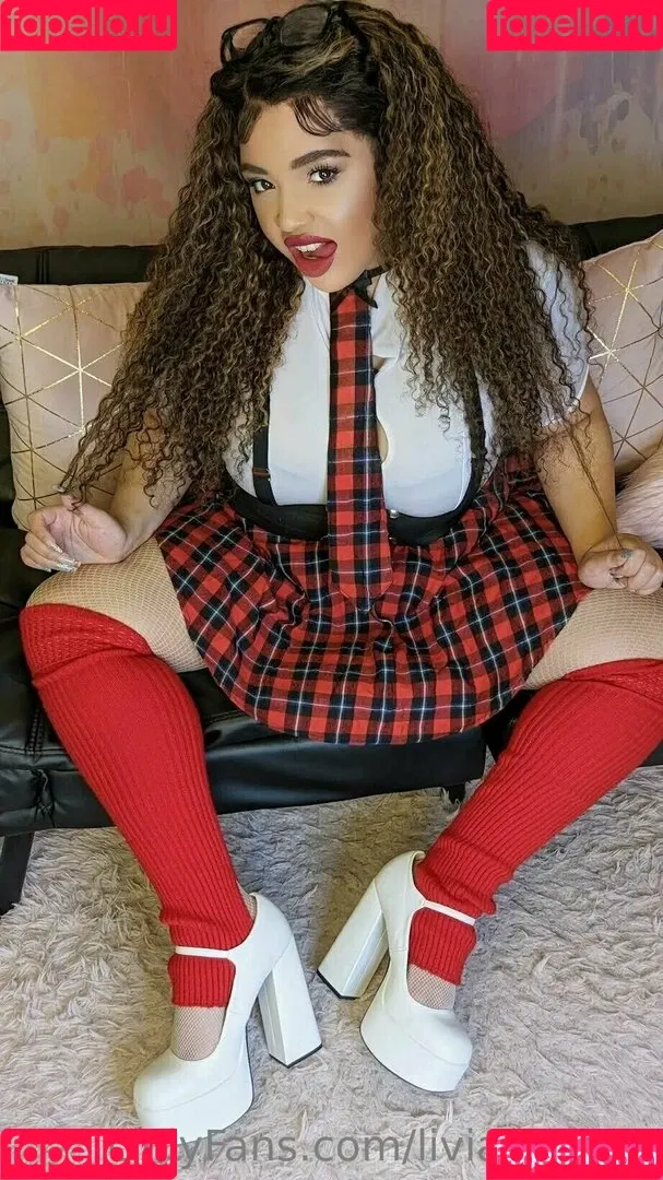 https: / itslivsavage / liviasavage Onlyfans Photo Gallery 