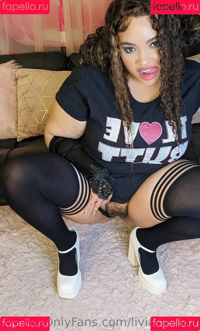 https: / itslivsavage / liviasavage Onlyfans Photo Gallery 