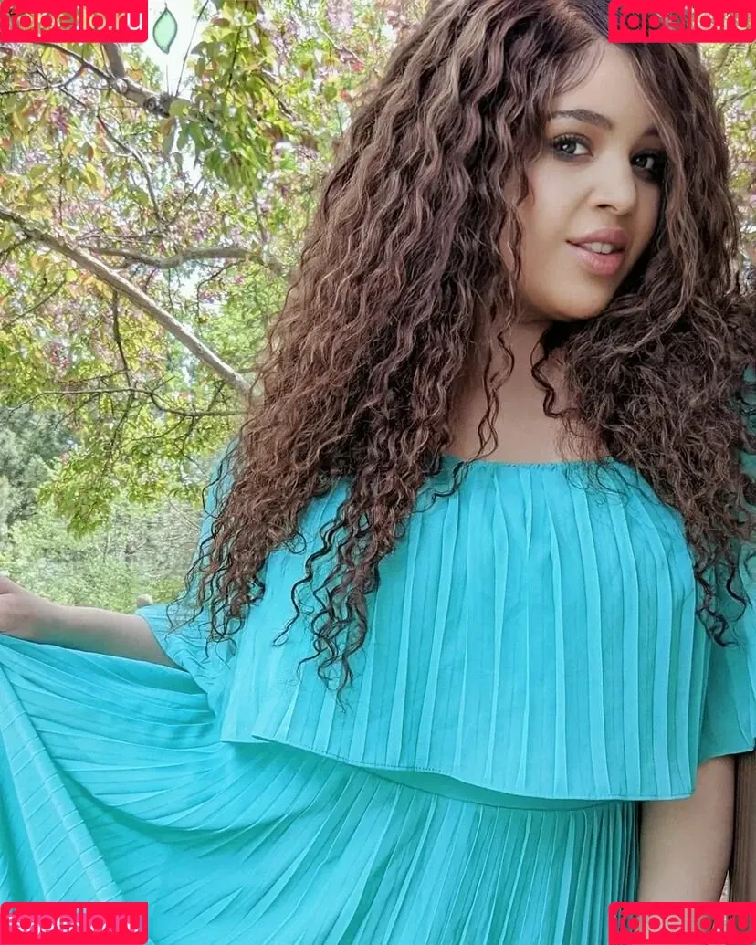 https: / itslivsavage / liviasavage Onlyfans Photo Gallery 