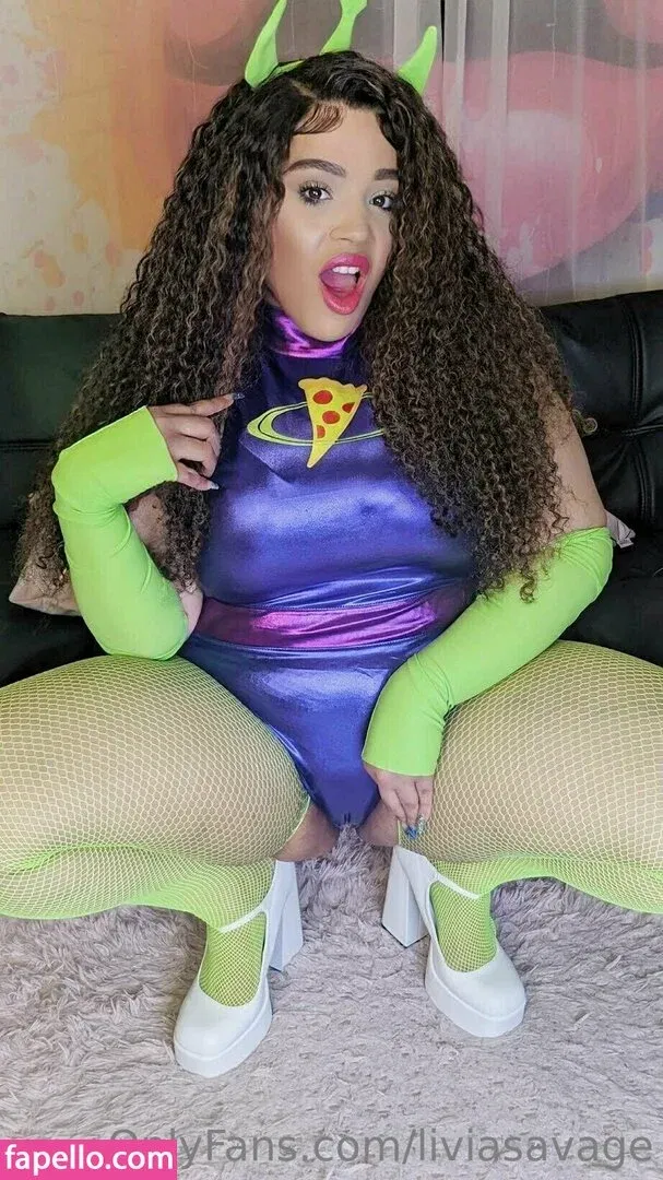 https: / itslivsavage / liviasavage Onlyfans Photo Gallery 