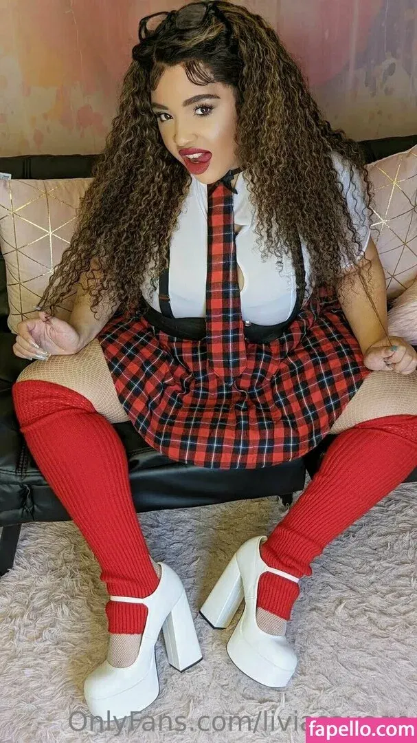 https: / itslivsavage / liviasavage Onlyfans Photo Gallery 