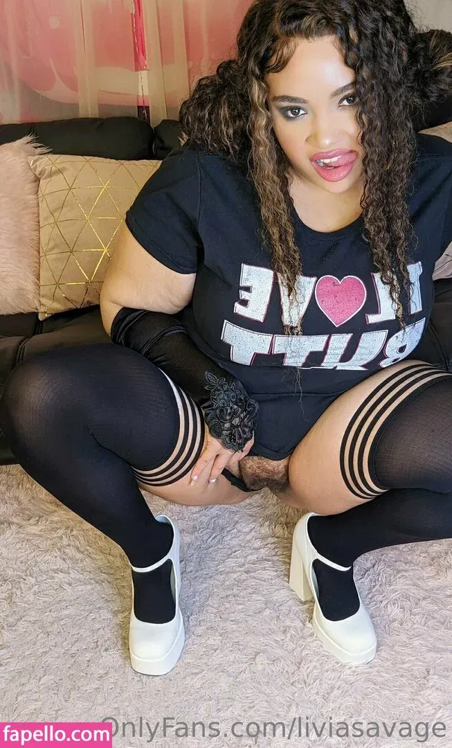 https: / itslivsavage / liviasavage Onlyfans Photo Gallery 