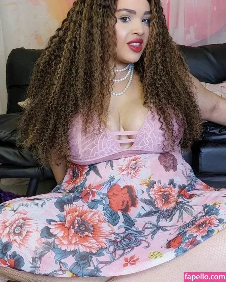 https: / itslivsavage / liviasavage Onlyfans Photo Gallery 