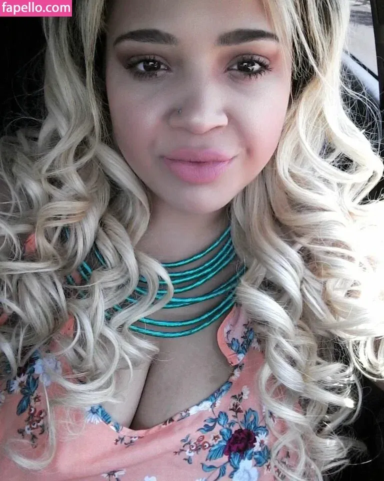 https: / itslivsavage / liviasavage Onlyfans Photo Gallery 