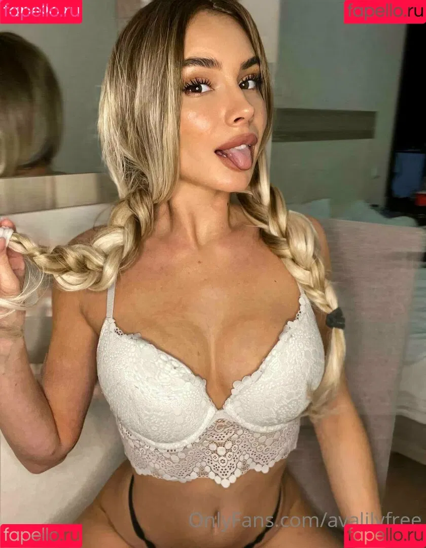 avalilyfree / avalilyuk Onlyfans Photo Gallery 