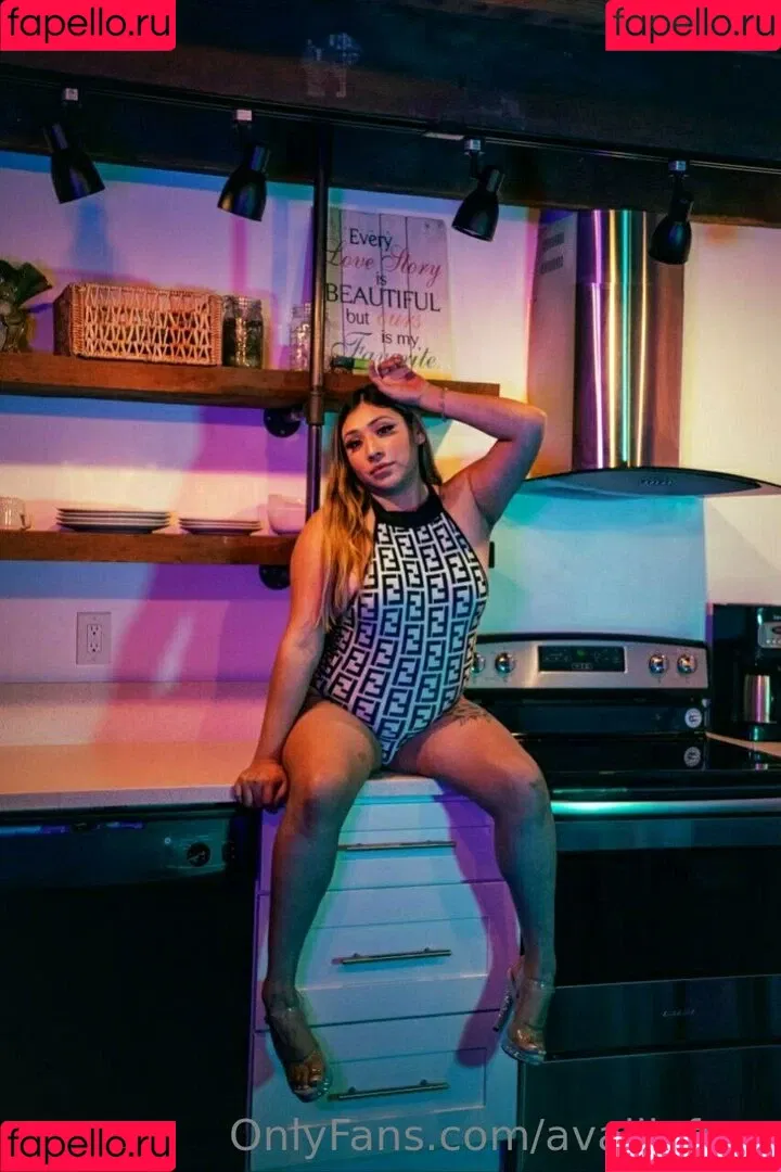 avalilyfree / avalilyuk Onlyfans Photo Gallery 