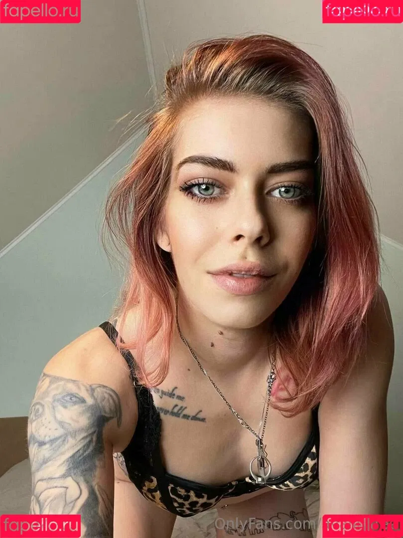 avalilyfree / avalilyuk Onlyfans Photo Gallery 