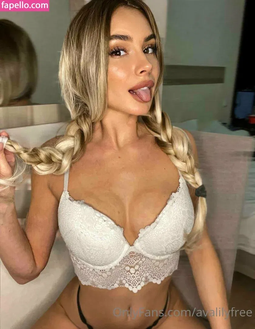 avalilyfree / avalilyuk Onlyfans Photo Gallery 