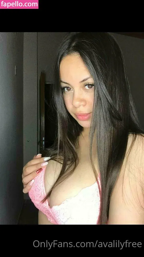 avalilyfree / avalilyuk Onlyfans Photo Gallery 