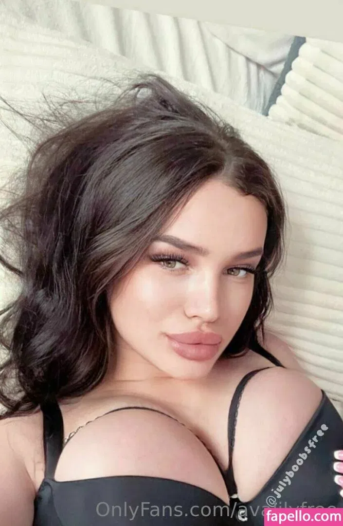 avalilyfree / avalilyuk Onlyfans Photo Gallery 