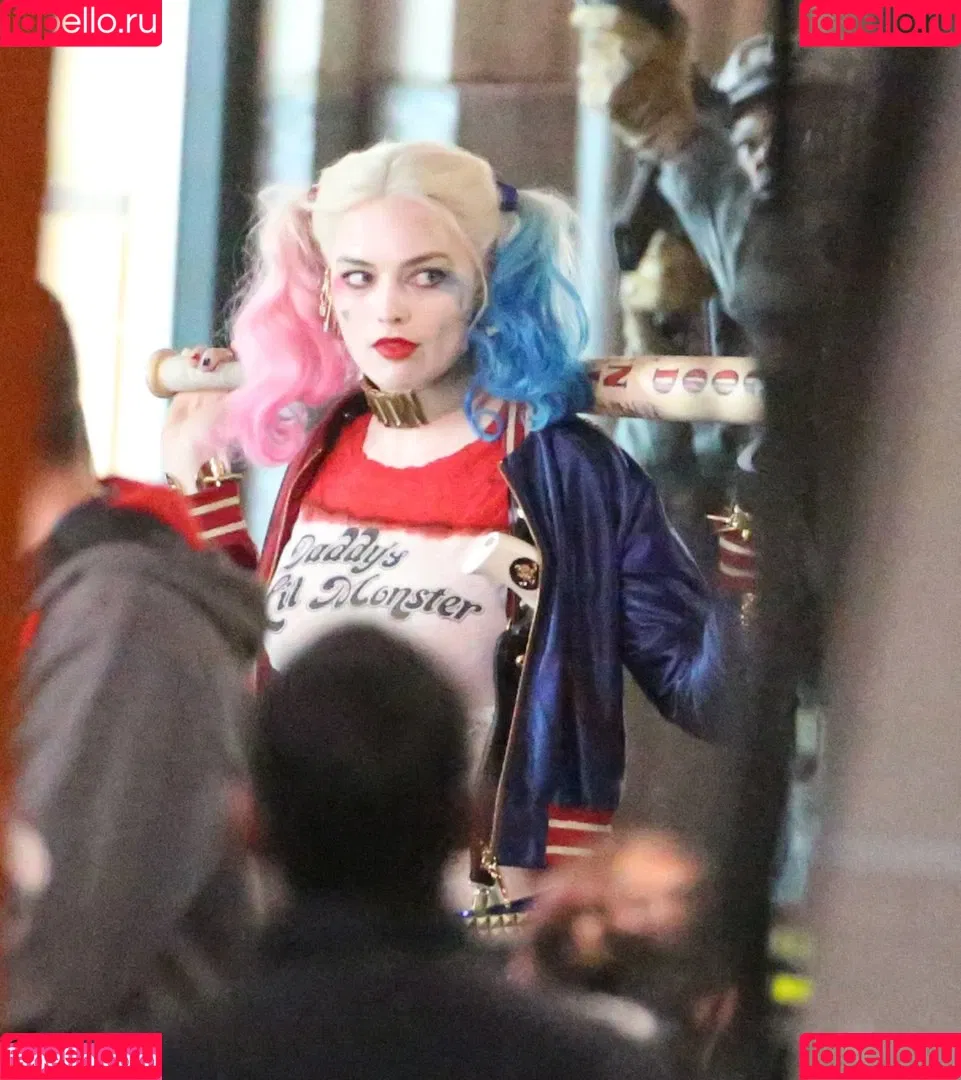 Margot Robbie / margotrobbieofficial Onlyfans Photo Gallery 