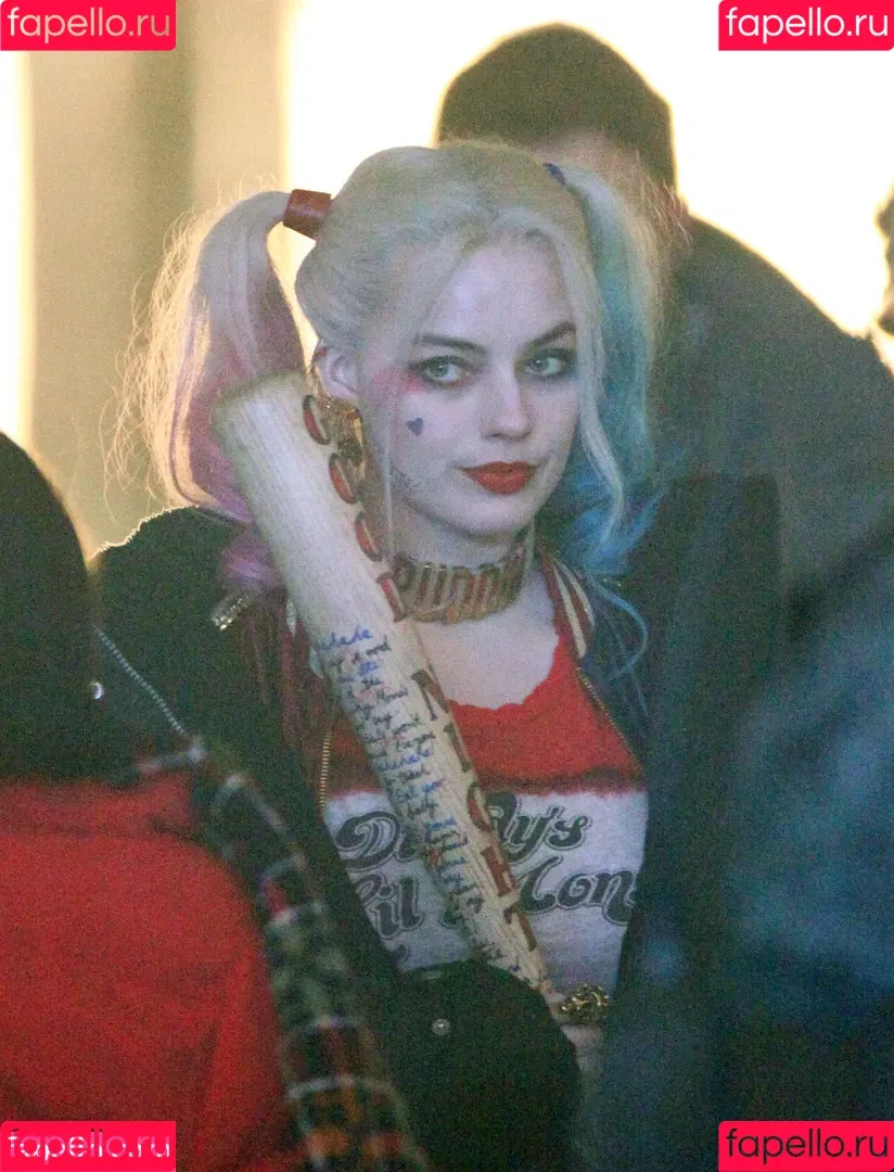 Margot Robbie / margotrobbieofficial Onlyfans Photo Gallery 