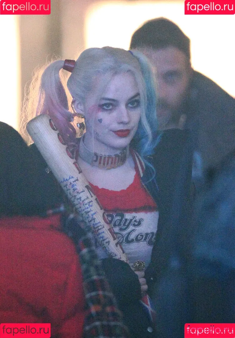 Margot Robbie / margotrobbieofficial Onlyfans Photo Gallery 