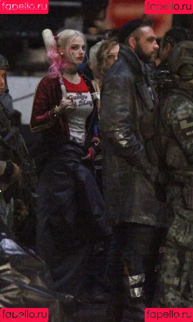 Margot Robbie / margotrobbieofficial Onlyfans Photo Gallery 