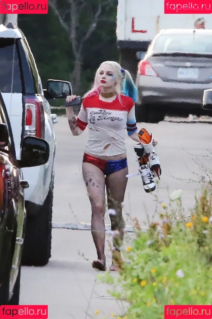 Margot Robbie / margotrobbieofficial Onlyfans Photo Gallery 