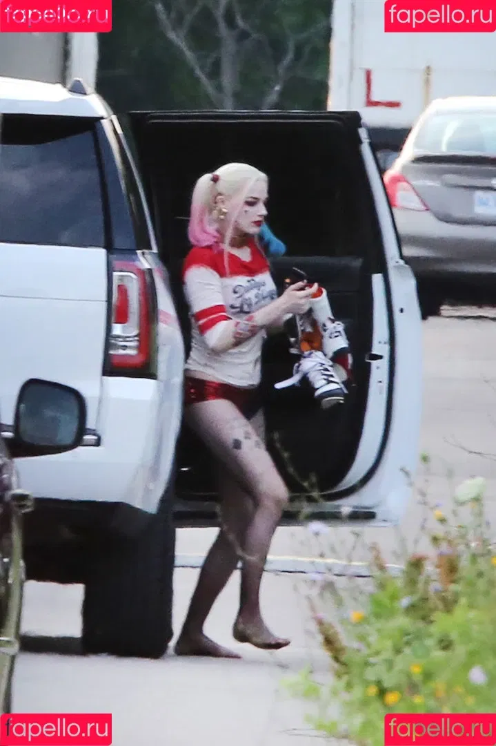 Margot Robbie / margotrobbieofficial Onlyfans Photo Gallery 