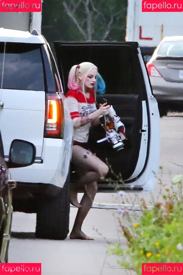 Margot Robbie / margotrobbieofficial Onlyfans Photo Gallery 