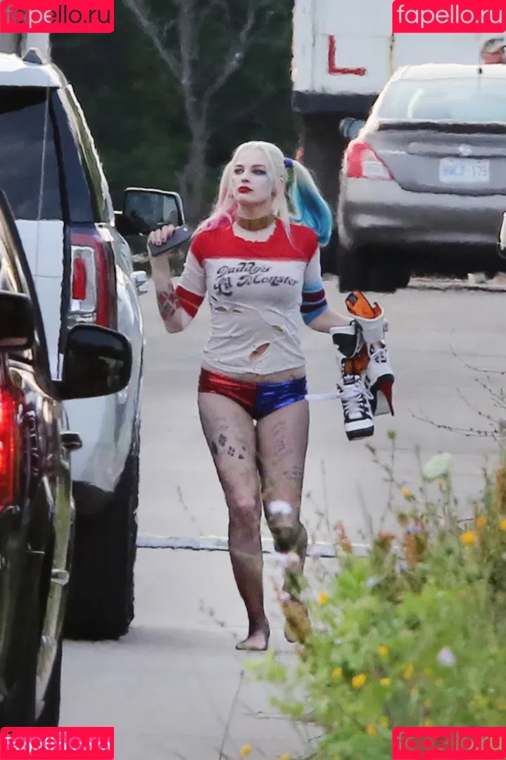 Margot Robbie / margotrobbieofficial Onlyfans Photo Gallery 