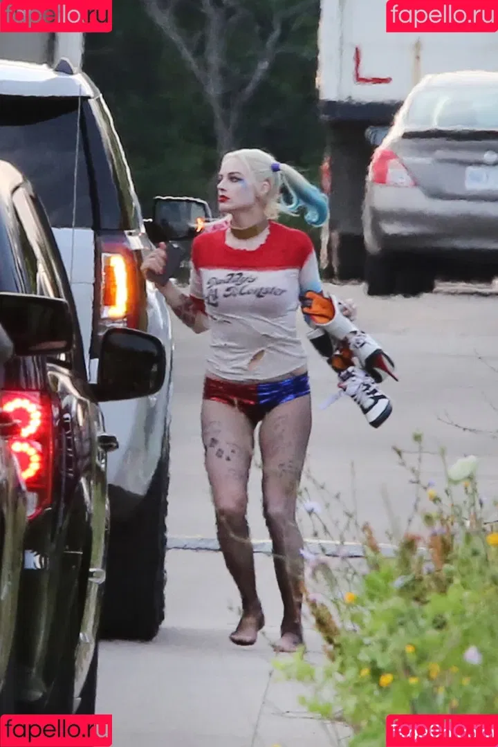 Margot Robbie / margotrobbieofficial Onlyfans Photo Gallery 